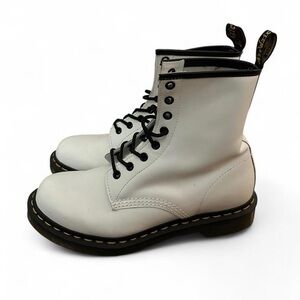 🚨 SOLD 🚨 White Doc Martens Boots Brand New